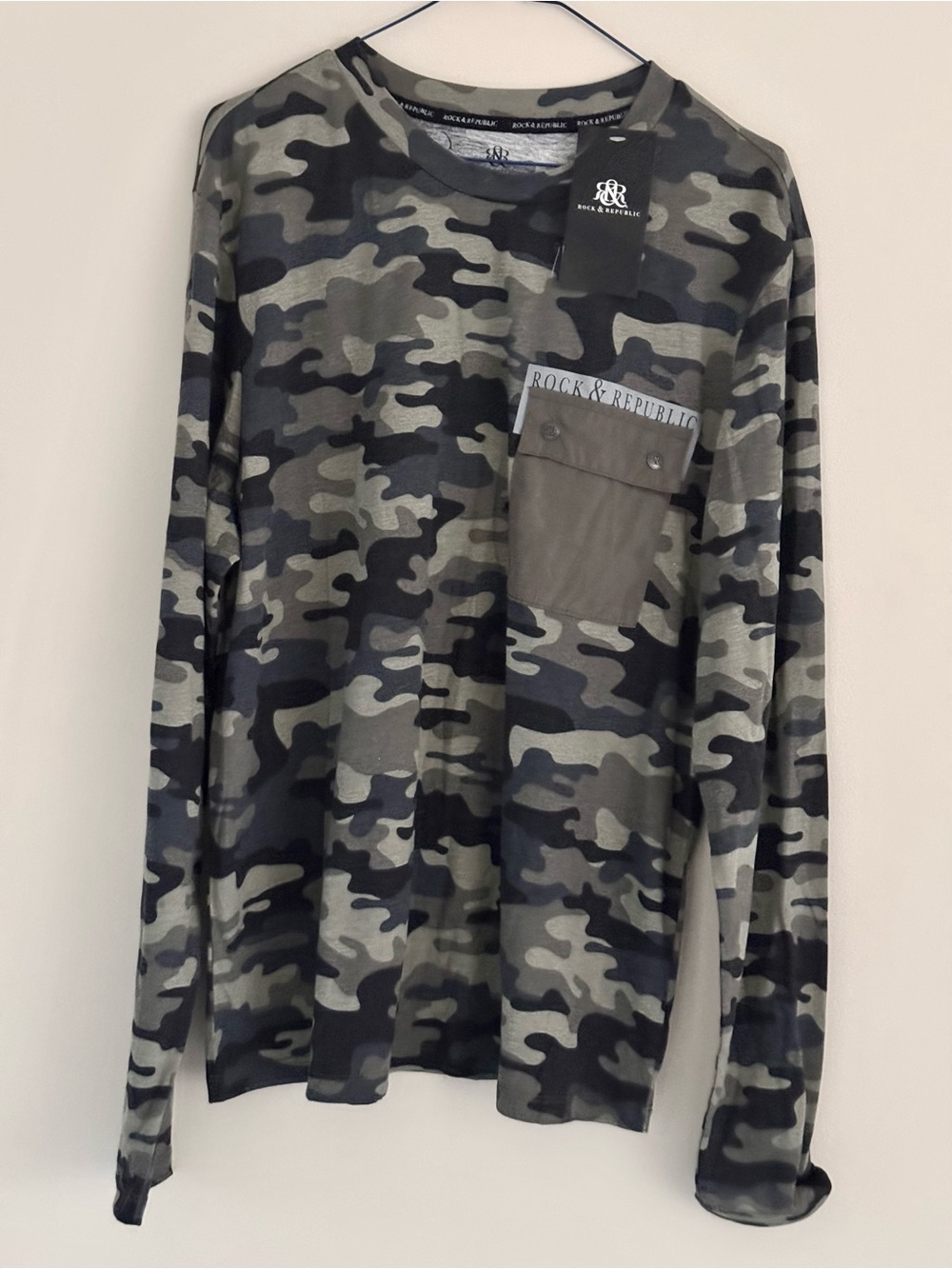 NET Rock & Republic Men’s Green Camo Long Sleeve Shirt with Chest Pocket